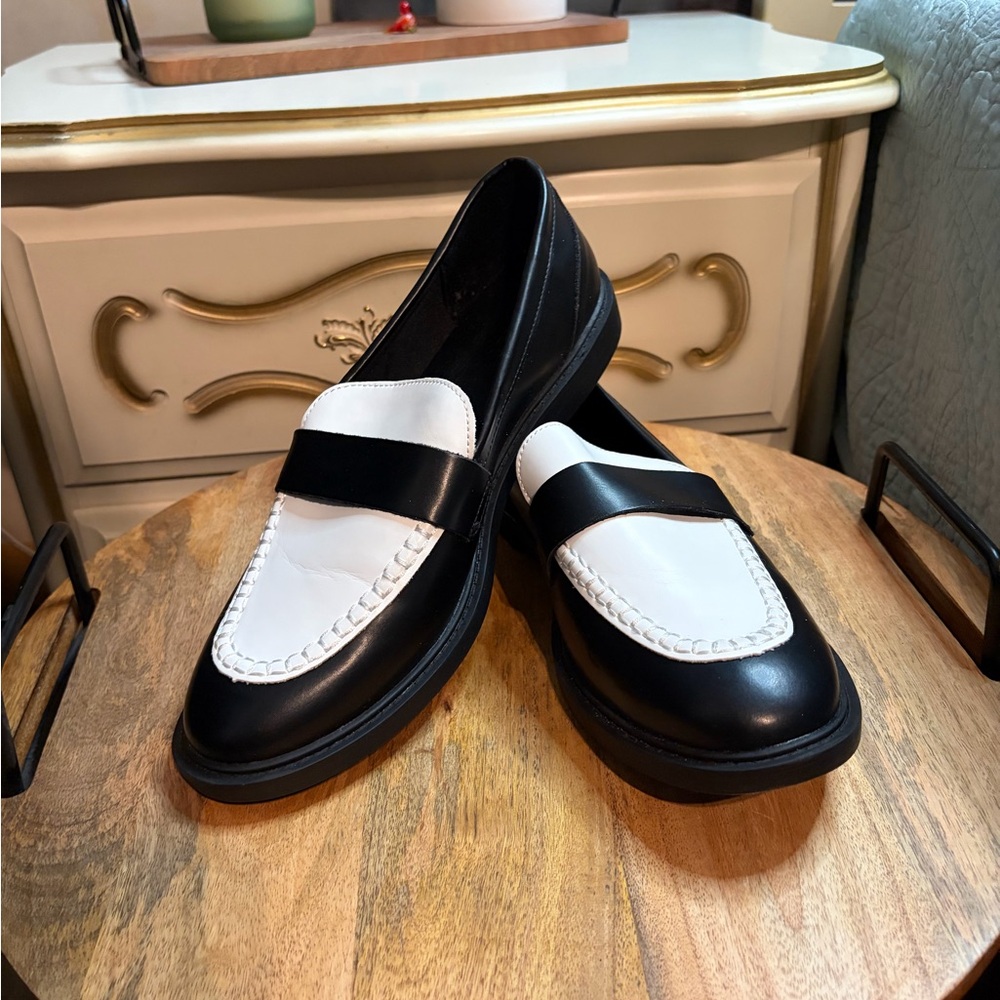 Old Navy Black and White Loafers
